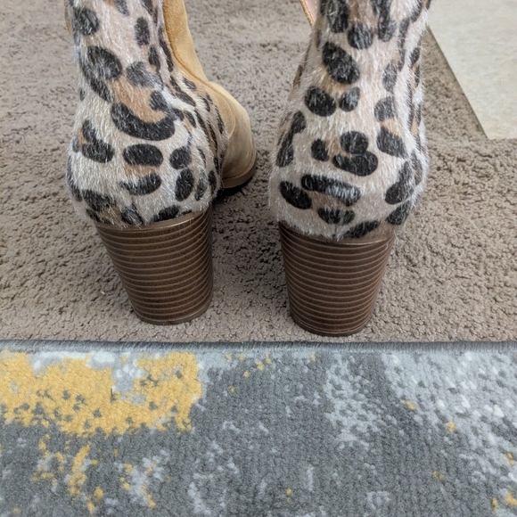 Boutique Two-Tone Suede & Leopard Block Heel Ankle Boots – Size 9.5 - Picture 5 of 5